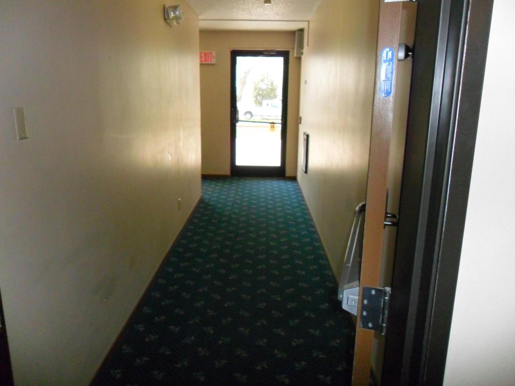 Hotel Super 8 By Wyndham Chadron Ne Zewnętrze zdjęcie
